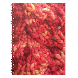 Rotes strickendes Notizbuch Notizblock