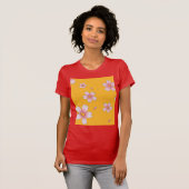 Rotes T-Shirt mit Blumen (Vorne ganz)
