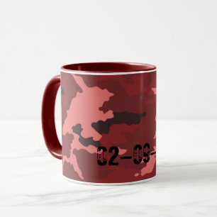 Rotes Tarnmuster Rosa-Maroon-Tarnung Tasse