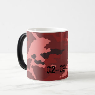 Rotes Tarnmuster Verwandlungstasse