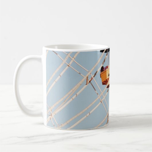 Rotes und braunes Karussell Kaffeetasse (Links)