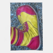 Rotes und gelbes Clowschuh Küchentuch (Vertikal)