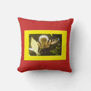 Rotes und gelbes Gelbwurfkissen Kissen