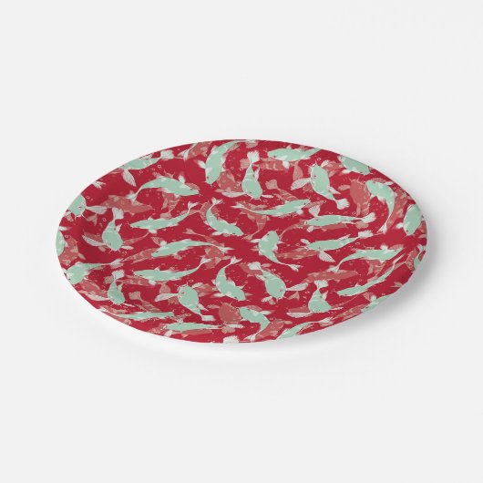 Rotes und grünes Muster - Koi Fish Pappteller (Schrägansicht)