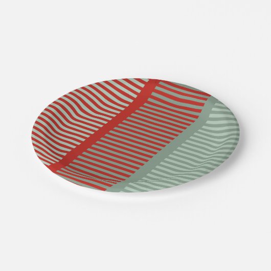 Rotes und grünes Muster Pappteller (Schrägansicht)