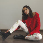 Rotes und grünes Schneeflockenmuster Leggings<br><div class="desc">Erleben Sie den Urlaubssinn mit unseren Weihnachtsmustern-Leggings mit einem zauberhaften, rot-grünen Schneeflockendesign. Diese Leggings verbinden lustige, niedliche, skurrile Lebensgefühle mit einem schlichten minimalistischen Design und machen sie zu einem idealen Ort für Feiertagskleidung. Sie sind mit ihrer stylischen Mode und ihrer Touch von lustigem Charme ideal, um sich den Winterstil zu...</div>