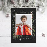 Rotes und grünes Weihnachtsfolien-Foto Feiertagskarte<br><div class="desc">Original Illustration Weihnachtsbeeren und Schneeflocken über Schwarz mit porträtiertem Foto. Passen Sie die Rückseite nach Bedarf an.</div>