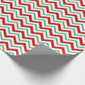 Rotes und grünes Zig Zag Strip Wrapping Paper Geschenkpapier (Ecke)
