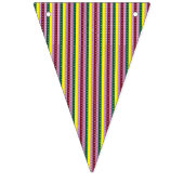 Rotes und orangefarbenes Packpapier mit glänzender Wimpelkette (Dritte Fahne)