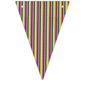 Rotes und orangefarbenes Packpapier mit glänzender Wimpelkette (Zweite Fahne)