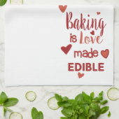 Rotes und rosa Backen ist Liebe, die mit Herz vere Geschirrtuch (Gefaltet)