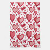 Rotes und rosa Herz-Muster Zeichnend Monogramm Geschirrtuch (Vertikal)