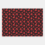 Rotes und schwarzes Herzmuster für Valentinin Geschenkpapier Set (Vorderseite)