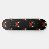 Rotes und schwarzes Schmetterlingsmuster Skateboard (Horizontal)
