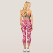 Rotes und weißes Blumenmuster Capri Leggings (Rückseite)