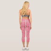 Rotes und weißes Hahnentrittmuster Capri Leggings (Rückseite)