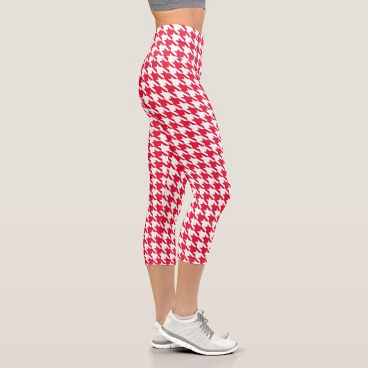 Rotes und weißes Hahnentrittmuster Capri Leggings (Rechts)
