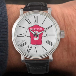 Rotes und weißes Shirt mit römischen Zahlen. Armbanduhr