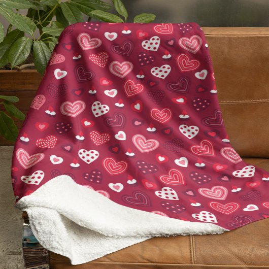Rotes Valentinherzen-Muster Fleecedecke