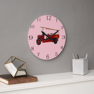 Rotes Vintage-Feuerwehrfahrzeug mit Überkopfleiter Große Wanduhr