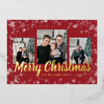 Rotes Weihnachtsfest Folien Feiertagskarte<br><div class="desc">Weihnachts-Weihnachtskarte. Diese elegante Weihnachtspostkarte bietet ein festliches Rahmenüberlagerungen von weißen Schneeflocken mit echter Goldfolie auf rotem Hintergrund mit einer Foto-Collage von 3 Bildern. Auf der Rückseite befinden sich ein 4. Foto und ein zusätzlicher Text für die Personalisierung. Finden Sie passende Artikel in der Weihnachts-Snowflake-Kollektion.</div>