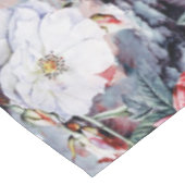 Rotes weißes Mit Blumenschwarzes der Tischdecke (Schrägansicht)