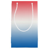 Rotes weißes u. blaues Ombre Kleine Geschenktüte (Vorderseite)