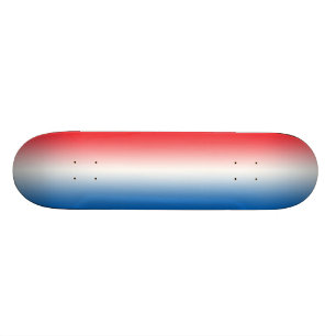 Rotes weißes und blau skateboard