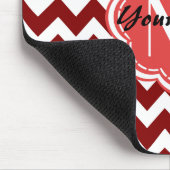 Rotes Zickzack florales Monogramm, Personalisierte Mousepad (Ecke)
