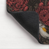 Rotfrüchte in den Chrysanthemen in braun und rot Mousepad (Ecke)