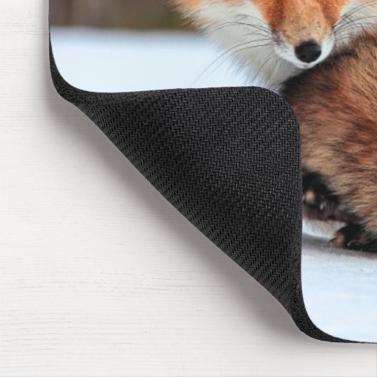 Rotfuchs im Schnee | Yukon Mousepad (Ecke)