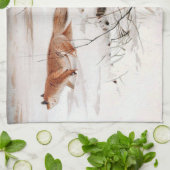 Rotfüchse im Winterschnee (von Wilhelm Kuhnert) Geschirrtuch (Gefaltet)