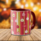 Rotgelbe Weihnachtsbaumschmuck Tasse