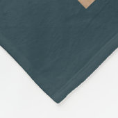 Rothaarige Frau erwartet Ballon-Vogel-Plakat Fleecedecke (Ecke)