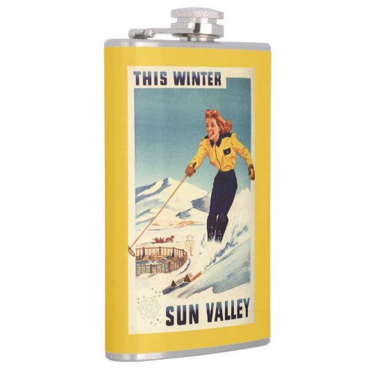 Rothaarige Frauen-lächelndes und Ski fahrendes Flachmann (Rechts)