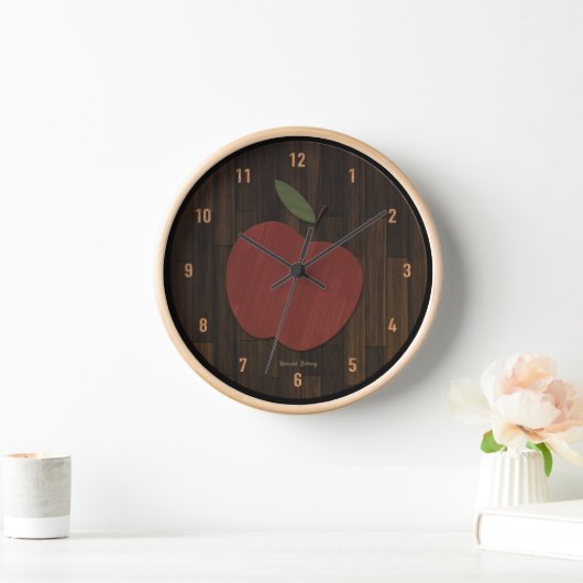 Rotholzapfel Uhr (Zuhause)