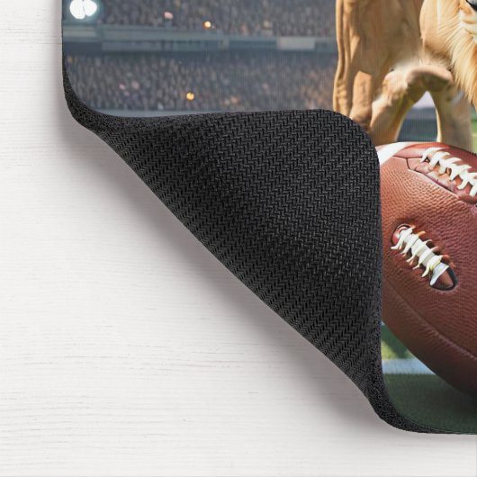 rotierende Löwe mit Fußball Mousepad (Ecke)