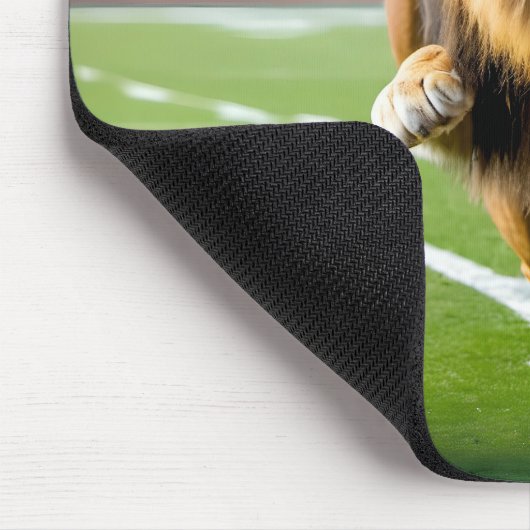 rotierende Löwe mit Fußball Mousepad (Ecke)