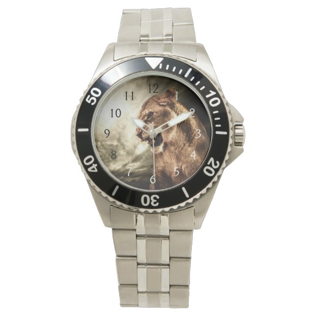 Rotierende Lügner gegen den stürmischen Himmel Armbanduhr (Vorderseite)