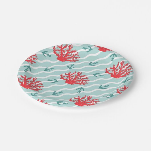 Rotkorallenmuster Pappteller (Schrägansicht)