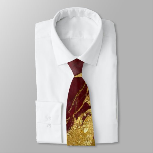 Rotmarmormuster mit Gold Krawatte (Gebunden)