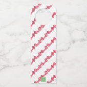 Rotpolka-Dot-Bow-Monogramm-Kränz Flaschenanhänger (Rückseite)