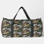Rotschwanzfalkmuster auf Brown Duffle Bag (Vorderseite)