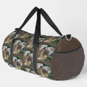 Rotschwanzfalkmuster auf Brown Duffle Bag (Rechte Ecke)