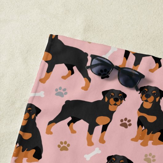 Rottweiler Dog Bones and Paws Beach Handtuch (Beispiel)