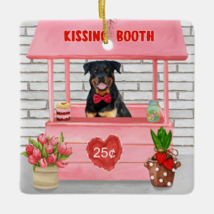 Rottweiler Dog Valentine's Day Kissing Booth Keramikornament