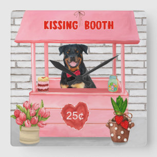 Rottweiler Dog Valentine's Day Kissing Booth Quadratische Wanduhr