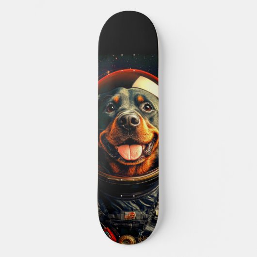 Rottweiler Explores Skateboard (Vorderseite)