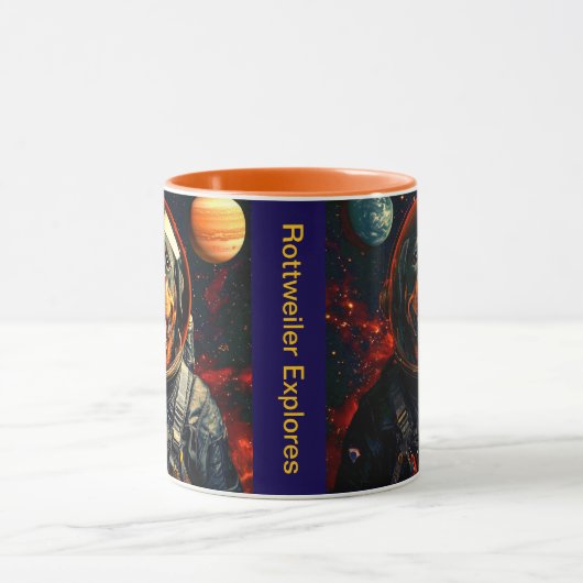 Rottweiler Explores Tasse (Zentrum)