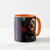 Rottweiler Explores Tasse (VorderseiteRechts)